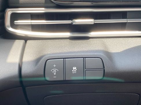New 2026 Hyundai Elantra Limited FWD image 10