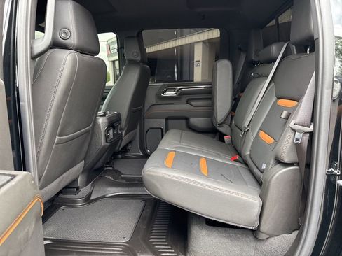 Used 2024 GMC Sierra 2500 AT4 w/ AT4 Preferred Package AWD/4WD image 33
