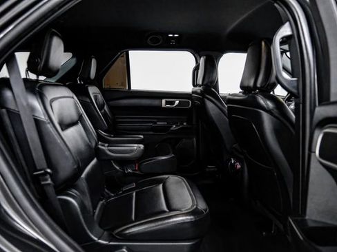 Used 2020 Ford Explorer XLT w/ Equipment Group 202A image 31