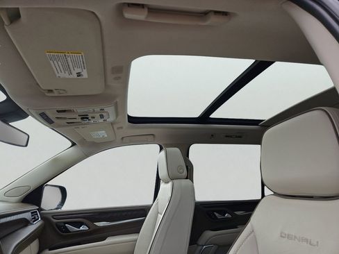 Used 2022 GMC Yukon XL Denali w/ Max Trailering Package image 8