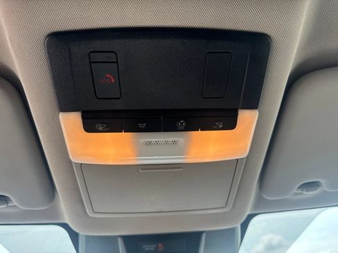 Used 2025 Nissan Rogue SV AWD/4WD image 23
