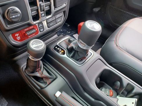 Used 2023 Jeep Gladiator Rubicon w/ LED Lighting Group image 20