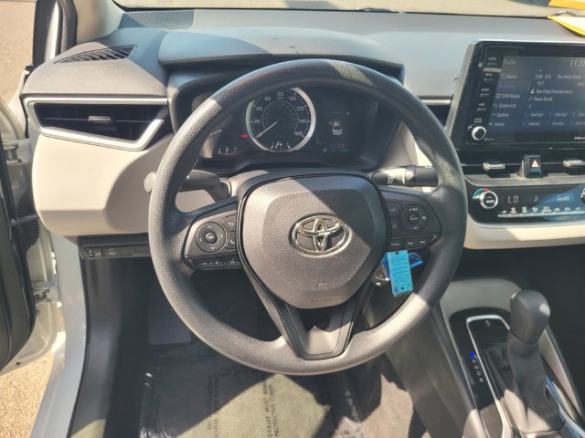 Used 2022 Toyota Corolla LE FWD image 30