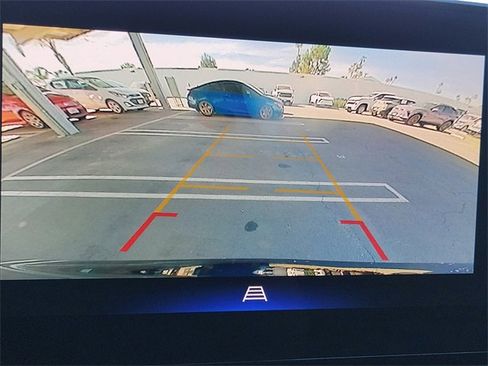 Used 2025 Chevrolet Trax LT w/ LT Convenience Package image 14