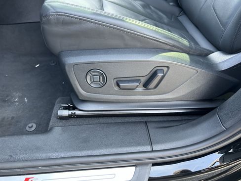 Used 2024 Audi Q3 2.0T Premium Plus image 21