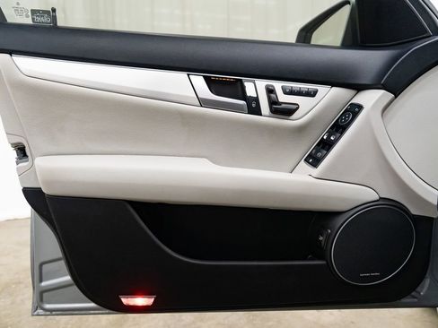 Used 2014 Mercedes-Benz C 250 Sedan image 22