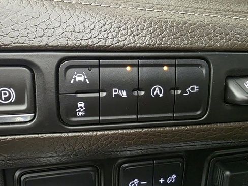 Used 2021 GMC Yukon Denali w/ Denali Ultimate Package image 16