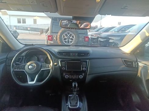 Used 2018 Nissan Rogue SL FWD image 5