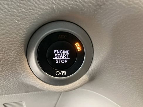 Used 2024 Chrysler Voyager LX image 19