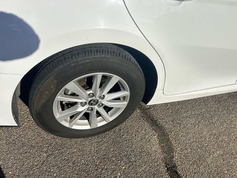 Used 2025 Toyota Camry LE image 11