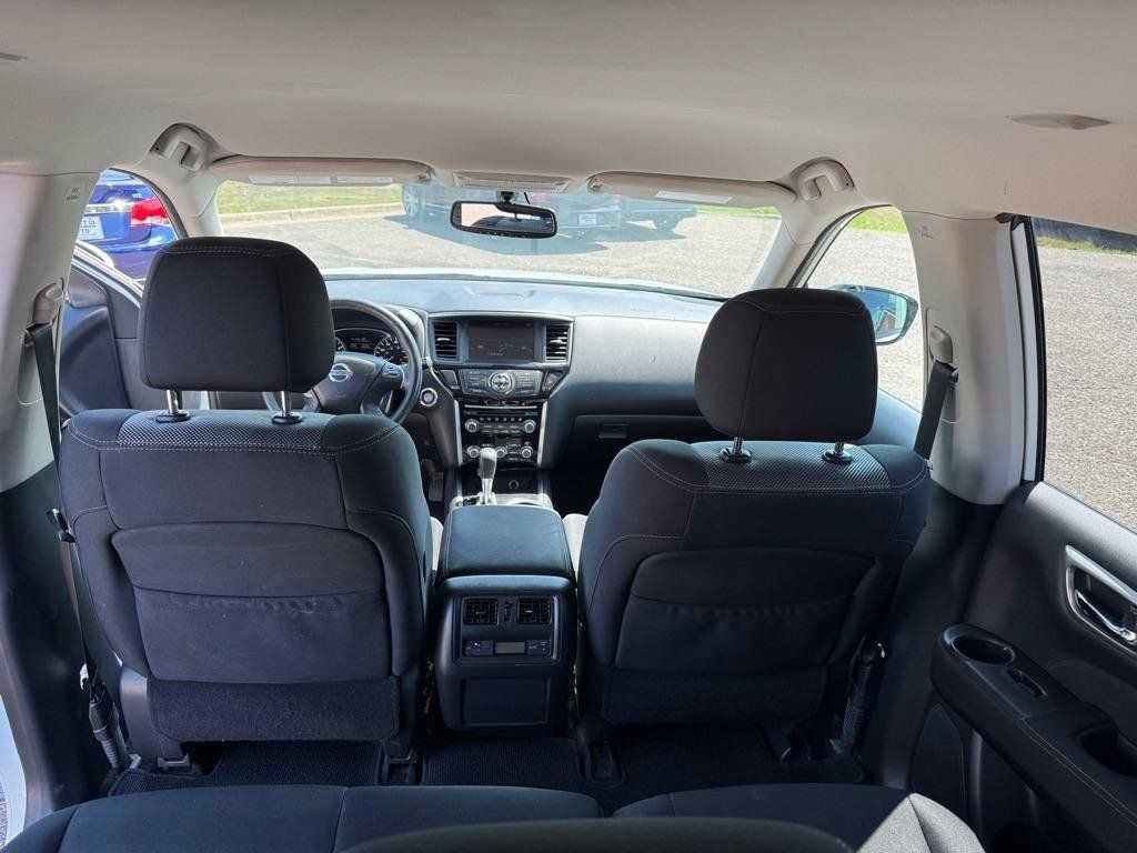 Used 2017 Nissan Pathfinder SV AWD/4WD image 21