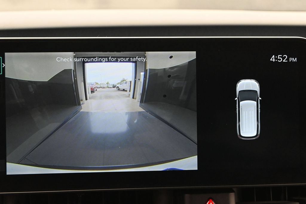 Used 2025 Kia Carnival EX FWD image 11