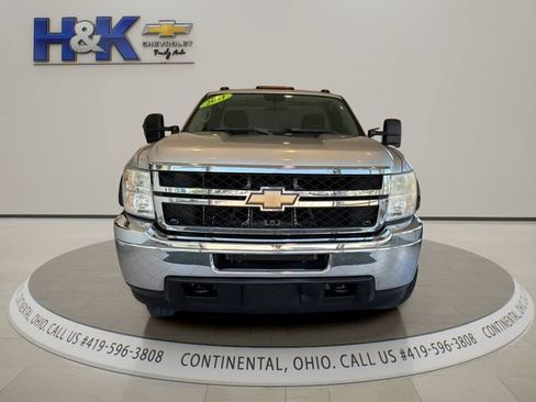 Used 2011 Chevrolet Silverado 2500 W/T w/ Snow Plow Prep Package AWD/4WD image 2