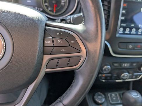 Used 2021 Jeep Cherokee Latitude Lux w/ Comfort/Convenience Group AWD/4WD image 12