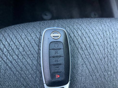 Used 2025 Nissan Rogue SV AWD/4WD image 27