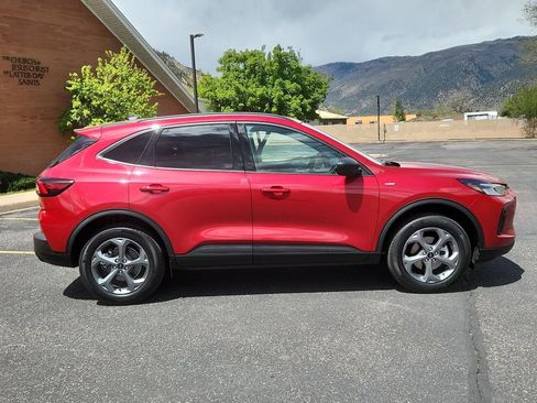 Used 2025 Ford Escape ST-Line AWD/4WD image 2