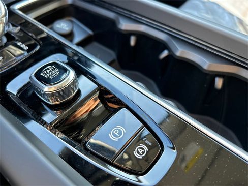 New 2026 Volvo XC60 B5 Plus w/ Protection Package Premier image 20