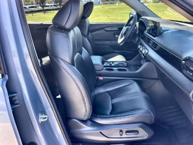 Certified 2025 Honda Pilot Touring image 12