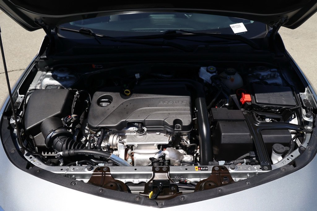 Used 2025 Chevrolet Malibu RS FWD image 30