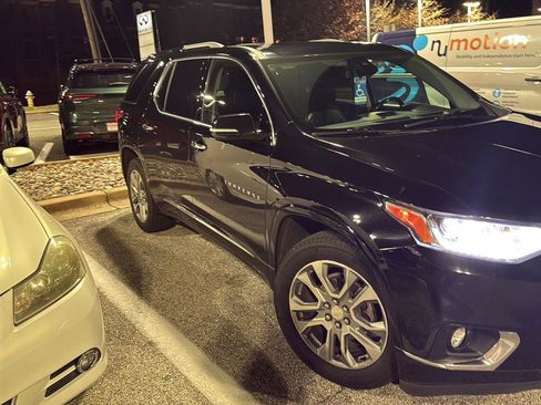 Used 2018 Chevrolet Traverse Premier image 43