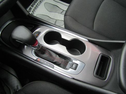 Used 2022 Chevrolet Malibu RS image 19