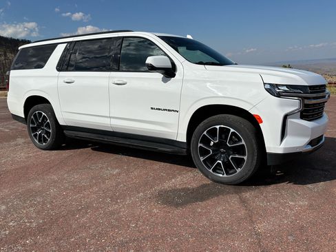 Used 2023 Chevrolet Suburban RST w/ Luxury Package image 6