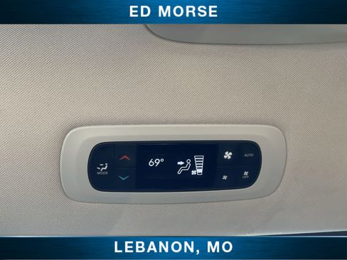 Used 2023 Chrysler Pacifica Touring-L image 20