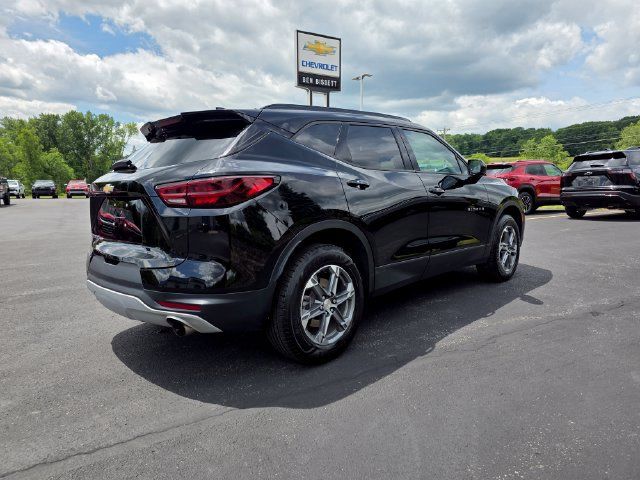 Used 2023 Chevrolet Blazer LT w/ Convenience Package AWD/4WD image 4