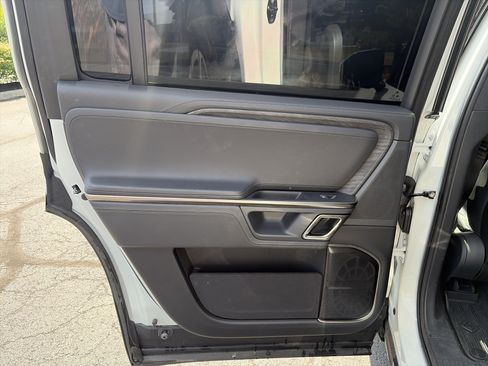 Used 2022 Rivian R1S Launch Edition AWD/4WD image 28