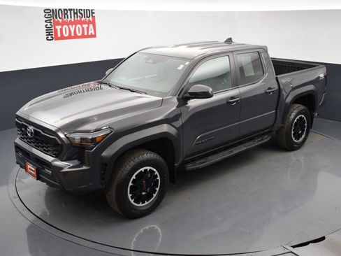 Used 2024 Toyota Tacoma TRD Off-Road image 26