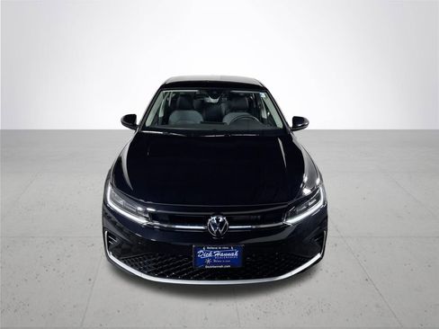 New 2026 Volkswagen Jetta SE image 3