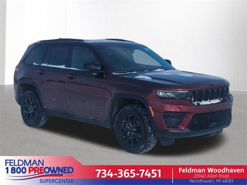 Used 2024 Jeep Grand Cherokee Altitude image 1