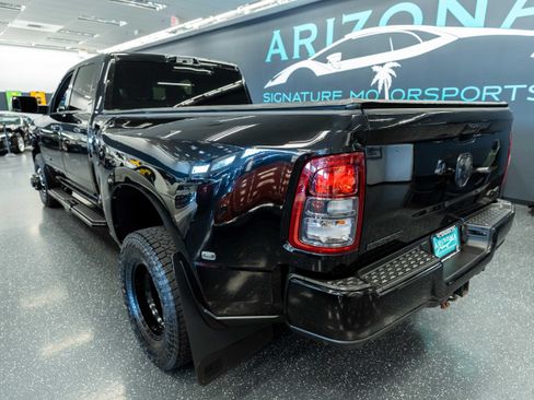 Used 2022 RAM 3500 Big Horn w/ Night Edition AWD/4WD image 8