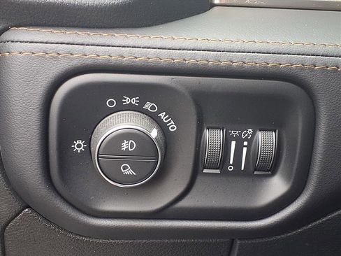 Used 2022 RAM 1500 Limited w/ Trailer Tow Group image 12