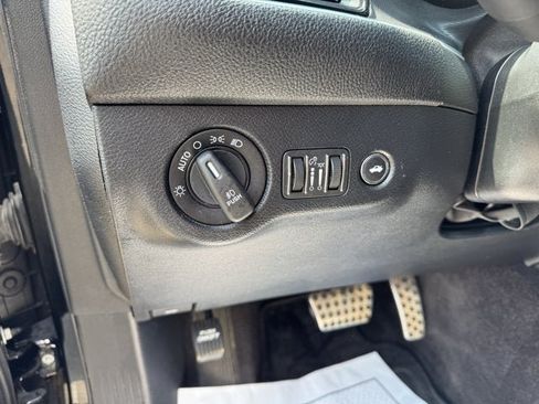 Used 2018 Dodge Challenger GT AWD/4WD image 13