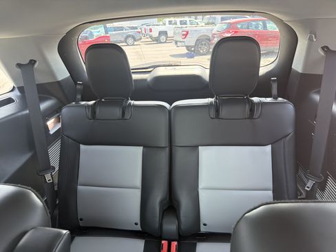 Used 2022 Ford Explorer XLT w/ Equipment Group 202A AWD/4WD image 14