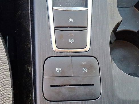 Used 2022 Ford Escape SE w/ SE Sport Appearance Package image 23