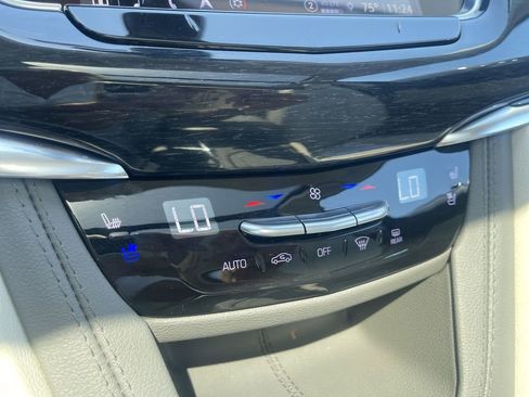 Used 2023 Cadillac XT6 Premium Luxury w/ Technology Package AWD/4WD image 18