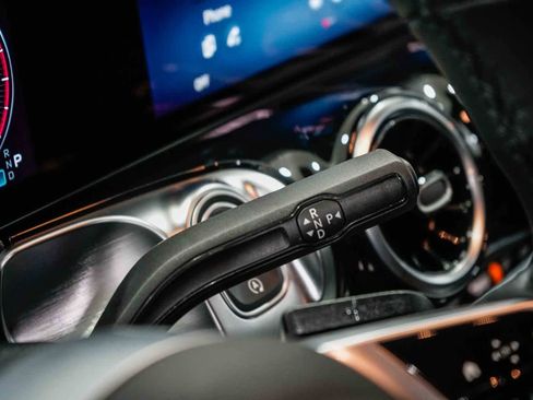 Used 2026 Mercedes-Benz GLB 250 image 21