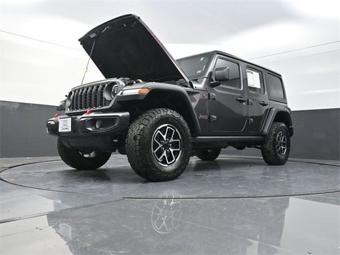 Used 2024 Jeep Wrangler Unlimited Rubicon w/ Convenience Group image 27