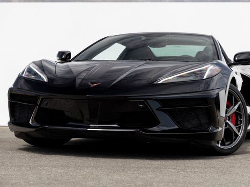 Used 2023 Chevrolet Corvette Stingray Premium Conv w/ Z51 Performance Package RWD image 2