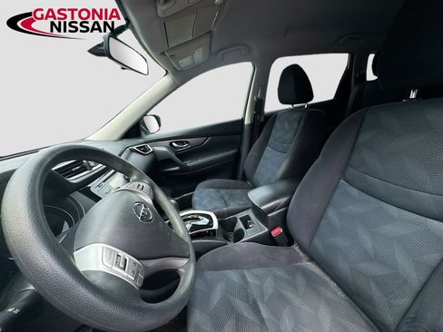 Used 2016 Nissan Rogue S w/ Appearance Package FWD image 25
