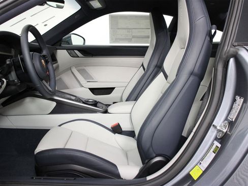 New 2026 Porsche 911 Carrera 4S image 5