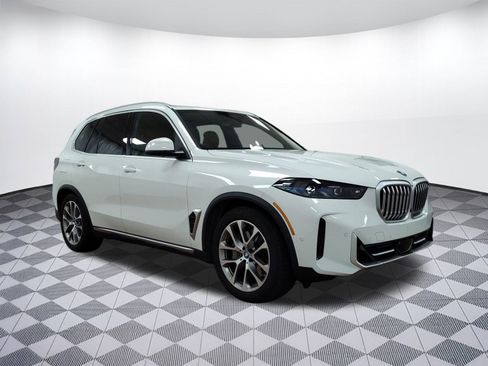 Used 2025 BMW X5 xDrive50e w/ Parking Assistance Package image 6