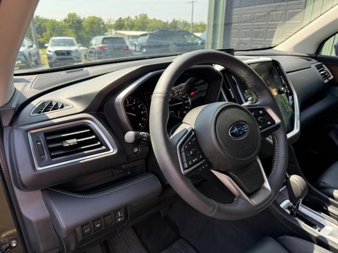 Used 2025 Subaru Ascent Touring AWD/4WD image 11