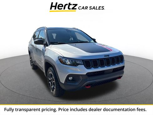 Used 2025 Jeep Compass Trailhawk AWD/4WD image 1