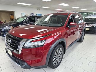 Used 2022 Nissan Pathfinder SL w/ SL Premium Package image 1