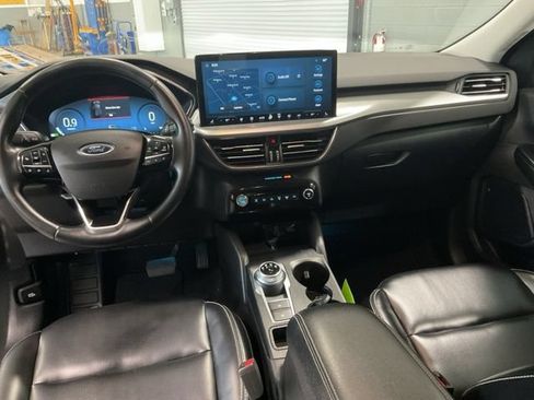 Used 2024 Ford Escape Platinum AWD/4WD image 16