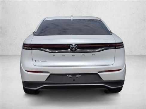 Used 2024 Toyota Crown XLE image 7