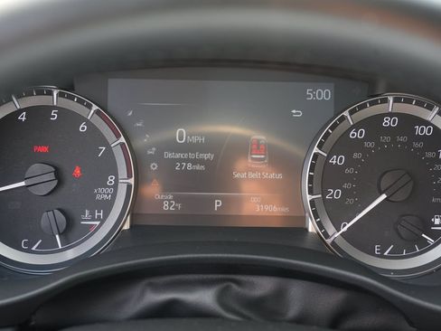 Used 2023 Toyota Highlander XLE AWD/4WD image 36